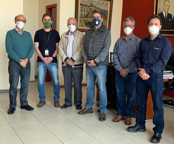 Prof. Reinaldo Otávio Alves de Brito Pinheiro, superintendente da FG, Ricardo Takeda, da Metso Outotec, Prof. Cristovam Paes de Oliveira, presidente executivo da FG,Luan Queiroz, da Mestso Outotec, Fernando Gomes e Paulo Sérgio Furtado do DETEEM/FG